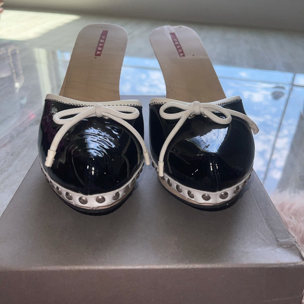 Used Prada Patton leather heals great condition size 10 black/white tanw… - Picture 2 of 9